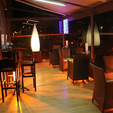 招待所 Dpcristal 2*